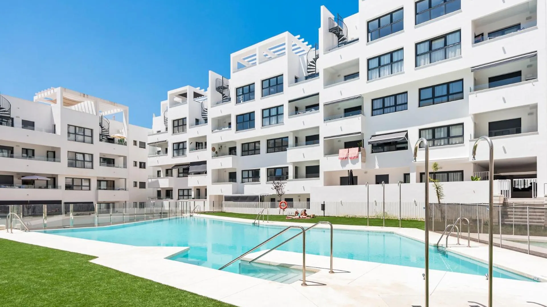Casa Los Vecinos - Luxury Rooftop Penthouse Estepona Spanien