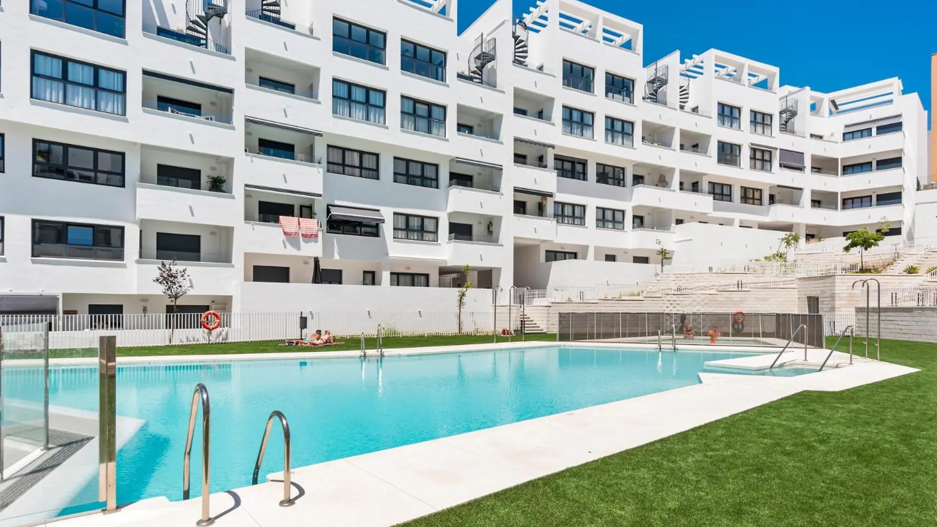 Casa Los Vecinos - Luxury Rooftop Penthouse Estepona Apartment